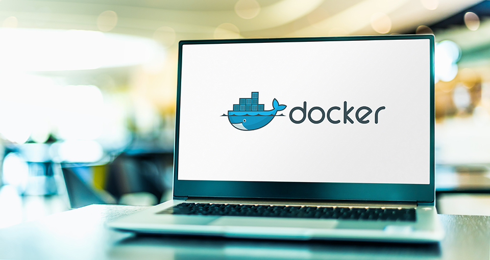 Dockerとは？連載第1回入門編。概要や仕組みを簡単に説明。